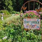 Rosegarden - Art&nature - Talo Luonnossa