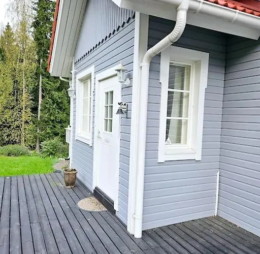 ホームステイ Rosegarden - Art&nature - Talo Luonnossa エスポー