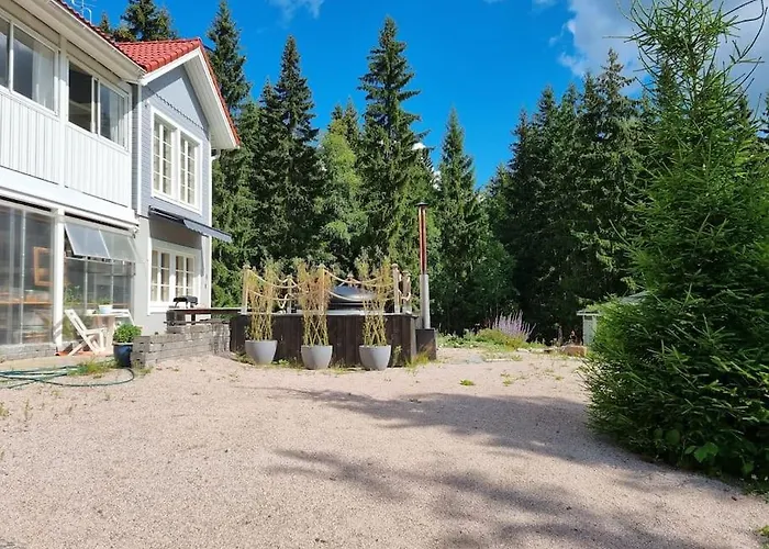 ホームステイ Rosegarden - Art&nature - Talo Luonnossa エスポー