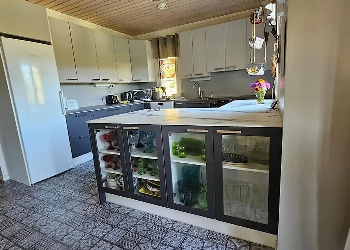 ホームステイ Rosegarden - Art&nature - Talo Luonnossa エスポー