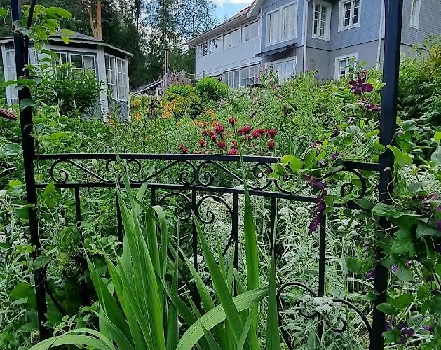 Rosegarden - Art&nature - Talo Luonnossa ホームステイ エスポー